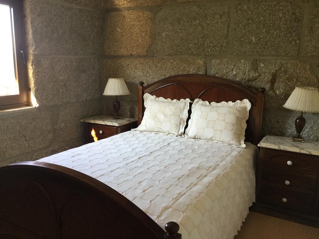 Гостевой дом Bernardes House Каштелу-ди-Пайва Экстерьер фото