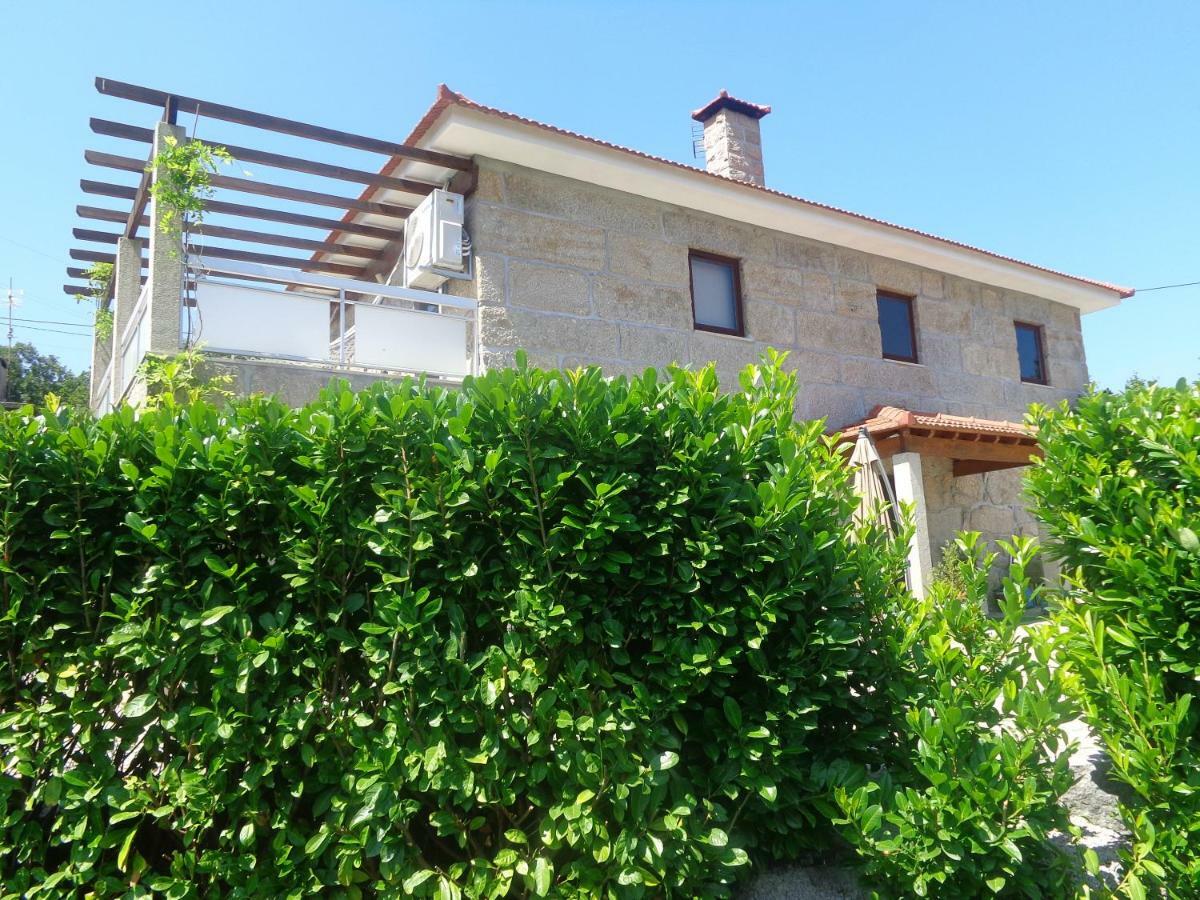 Гостевой дом Bernardes House Каштелу-ди-Пайва Экстерьер фото