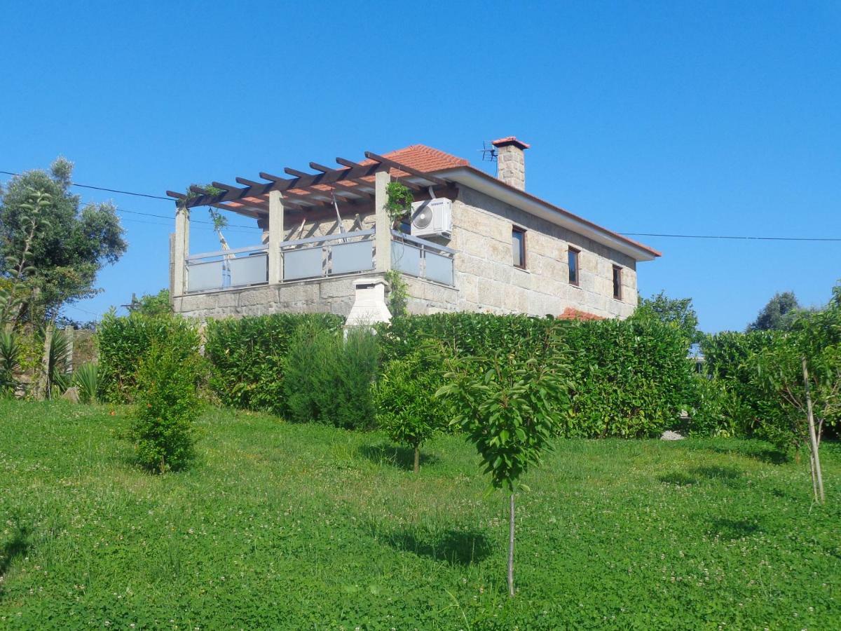 Гостевой дом Bernardes House Каштелу-ди-Пайва Экстерьер фото